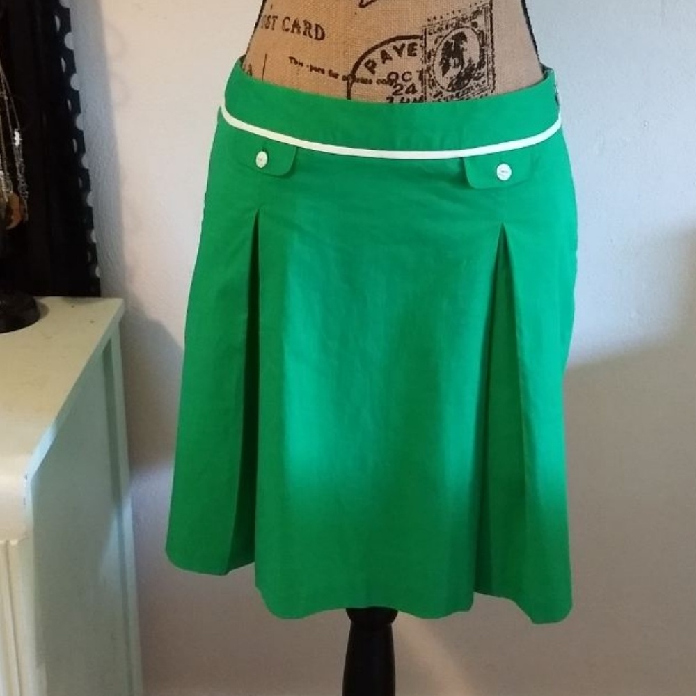 Size 6 Green Spring Pleated Mini Skirt